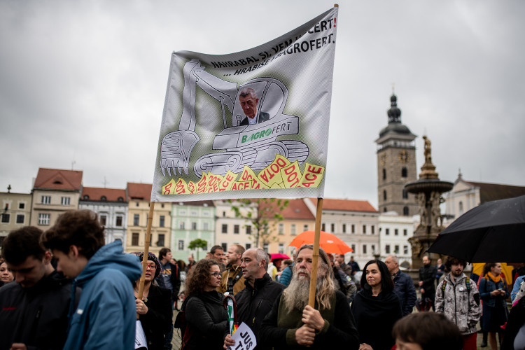 Protest na budějckém náměstí