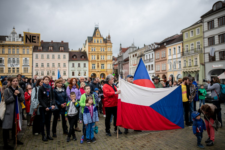 Protest na budějckém náměstí