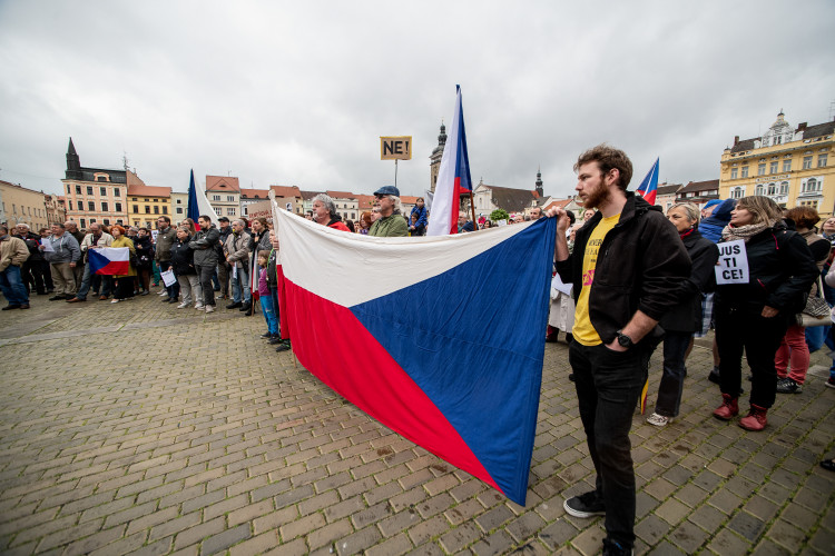 Protest na budějckém náměstí