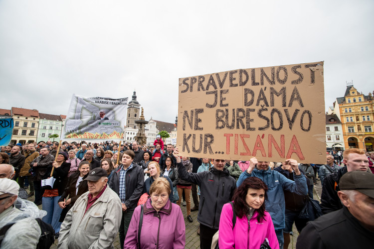 Protest na budějckém náměstí