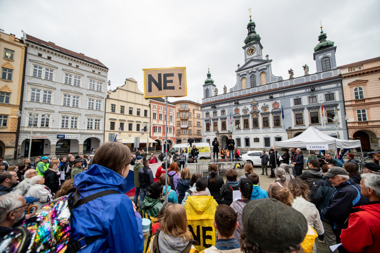 Protest na budějckém náměstí