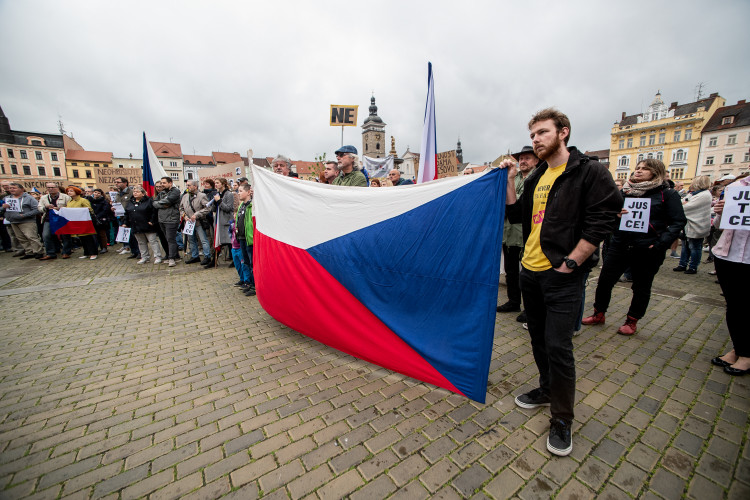 Protest na budějckém náměstí
