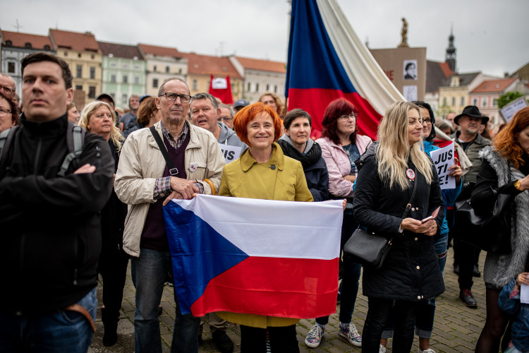 Protest na budějckém náměstí