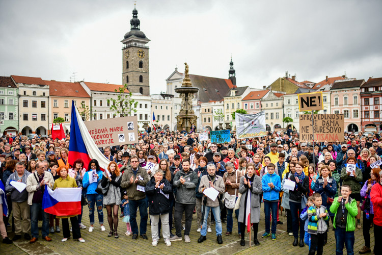 Protest na budějckém náměstí
