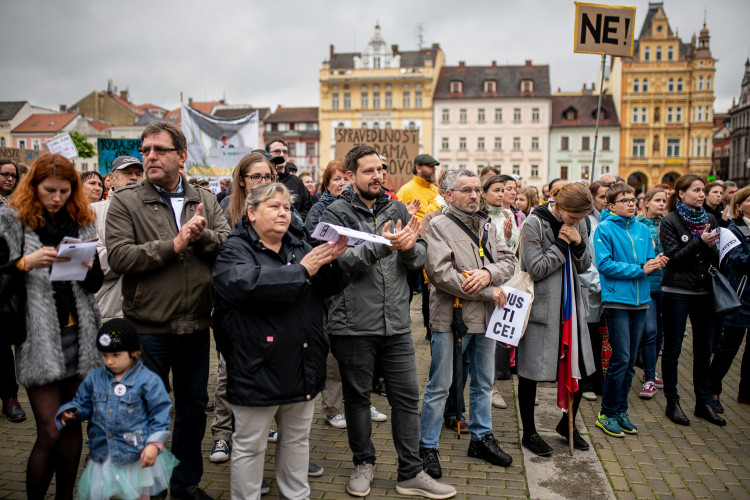 Protest na budějckém náměstí