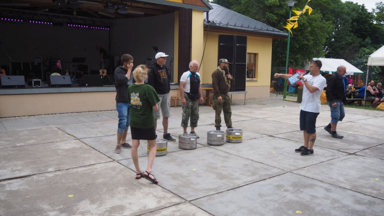 FOTOGALERIE: Jadrošův den byl ve znamení dobré muziky a pivních soutěží