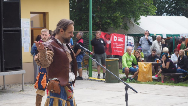 FOTOGALERIE: Jadrošův den byl ve znamení dobré muziky a pivních soutěží