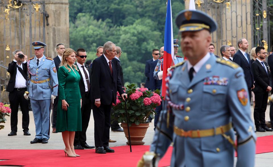 Čaputová v Praze jednala s politiky, uctila Havla i Štefánika