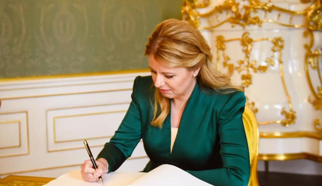 Čaputová v Praze jednala s politiky, uctila Havla i Štefánika