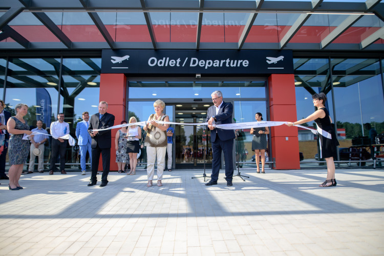 Slavnostní otevření terminálu na Letišti České Budějovice