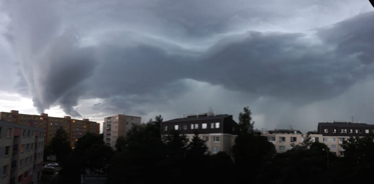 Bouřka vašima očima 1: Podívejte se na fotky, které poslali do redakce čtenáři