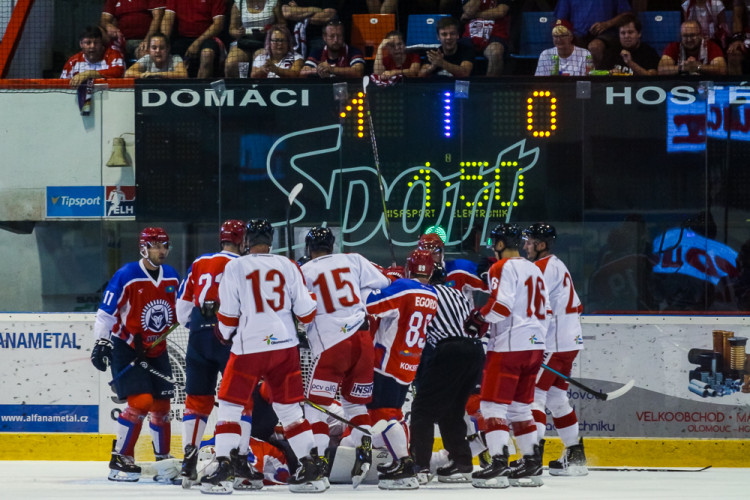 FOTOGALERIE: Olomoučtí hokejisté na úvod přípravy prohráli s kazašským Kokšetau 2:3 po nájezdech