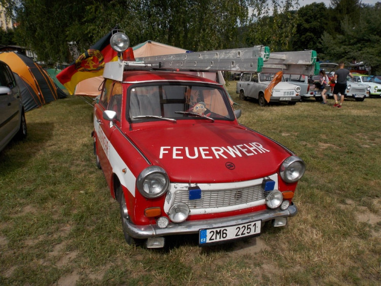 Letní soutěž o plecháček. Hlasujte!