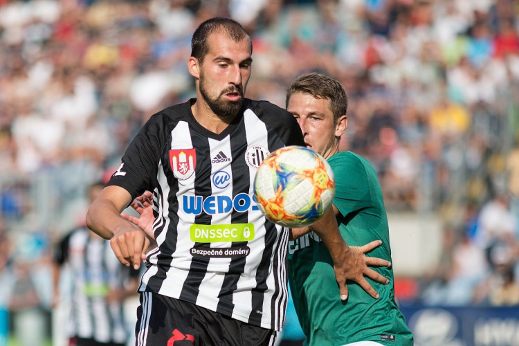 Čolič vystřelil Dynamu remízu s Jabloncem. Jihočeši na domácí vítězství stále čekají