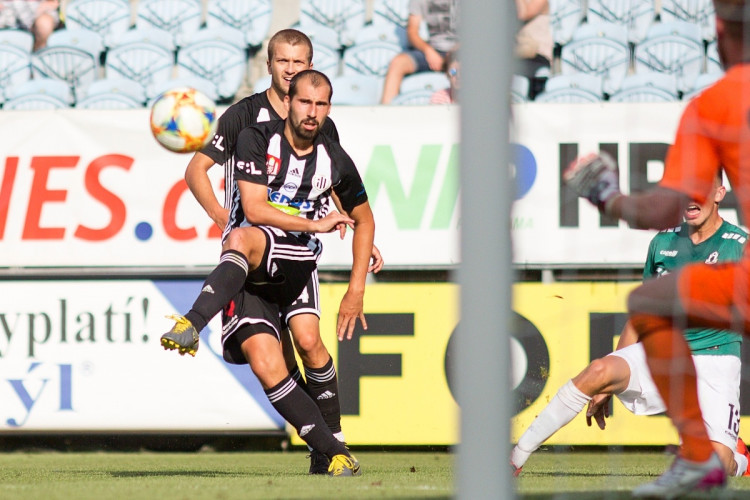 Čolič vystřelil Dynamu remízu s Jabloncem. Jihočeši na domácí vítězství stále čekají