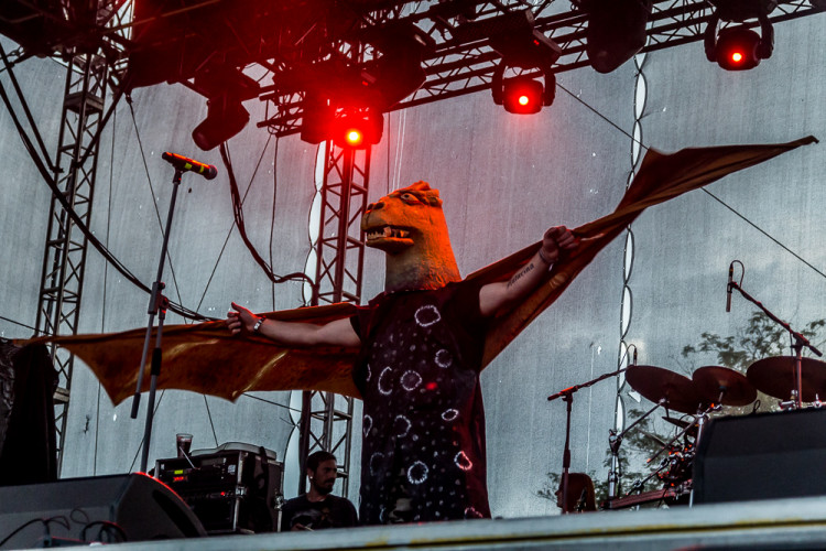 FOTOGALERIE: Létofest letos přilákal davy lidí, neodradily je ani bouřkové mraky a občasný déšť