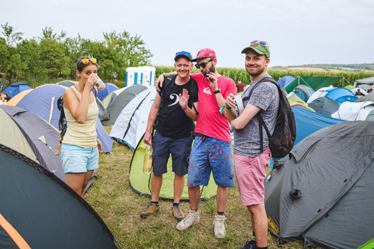 Dva dny života pod topolovým hájkem