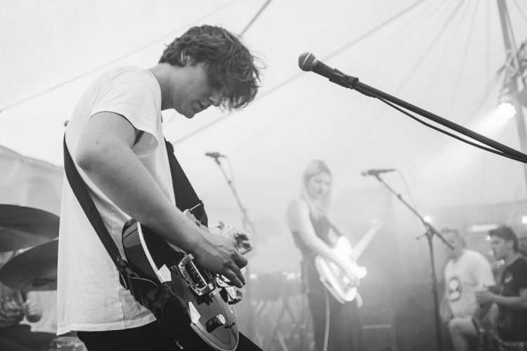 Dva dny života pod topolovým hájkem