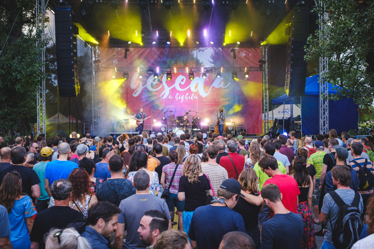 Dva dny života pod topolovým hájkem