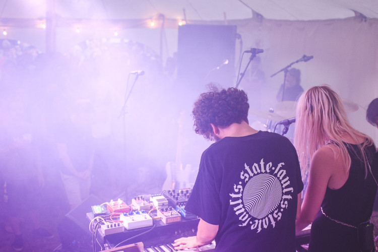 Dva dny života pod topolovým hájkem