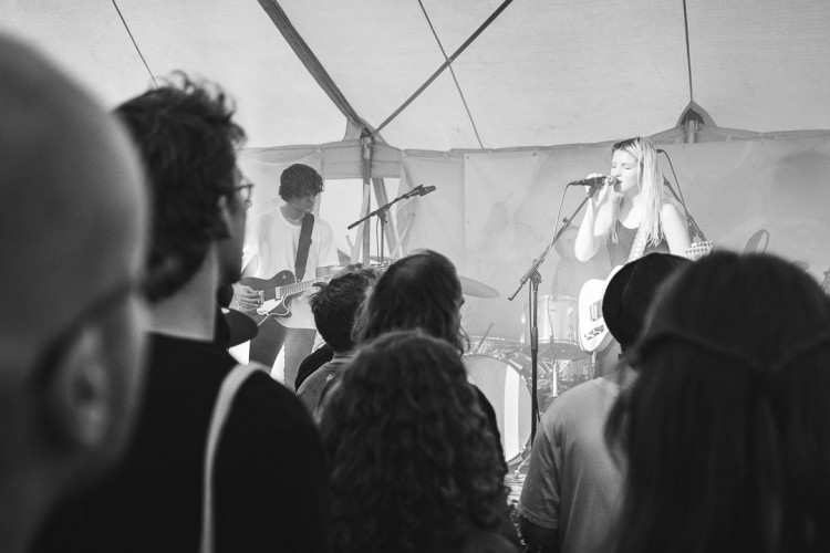 Dva dny života pod topolovým hájkem