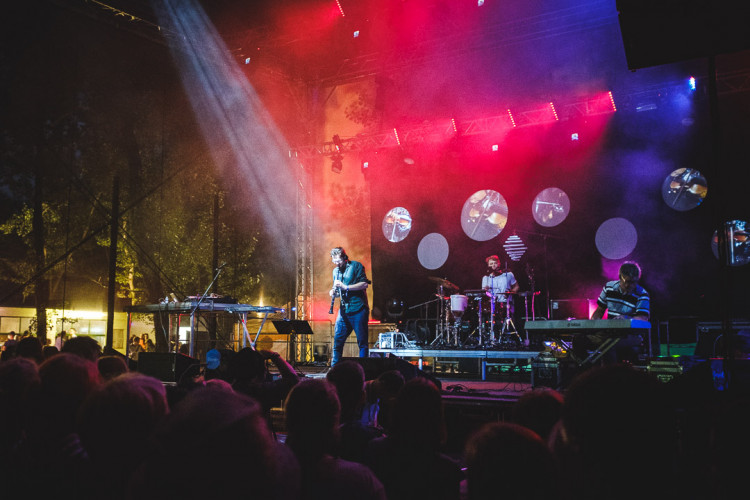 Dva dny života pod topolovým hájkem