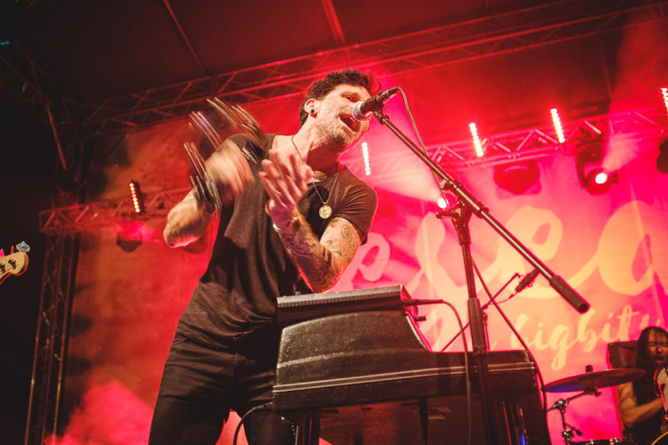 Dva dny života pod topolovým hájkem