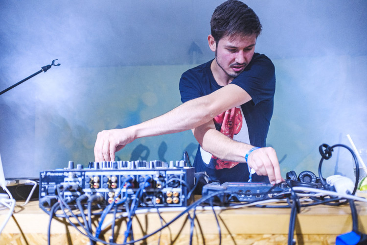 Dva dny života pod topolovým hájkem