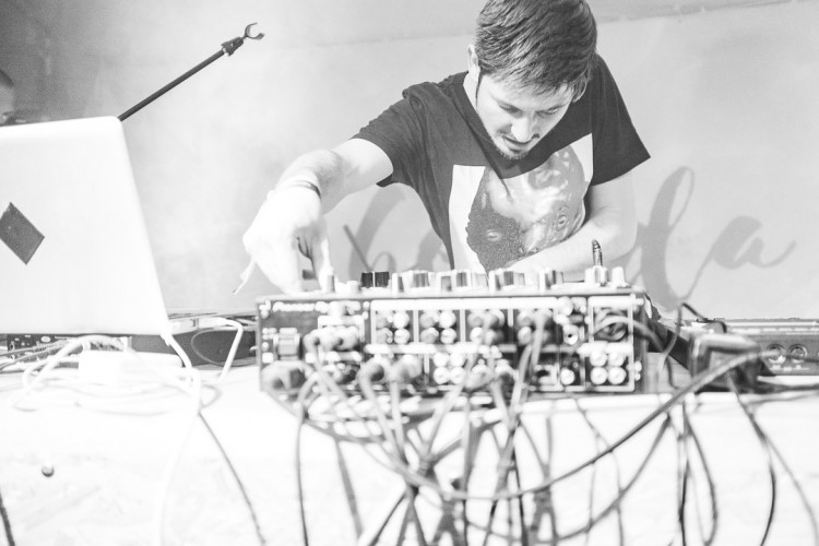 Dva dny života pod topolovým hájkem