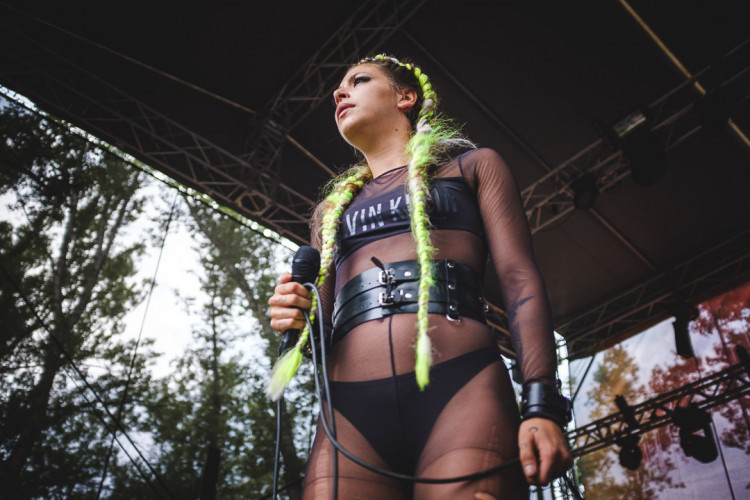 Dva dny života pod topolovým hájkem