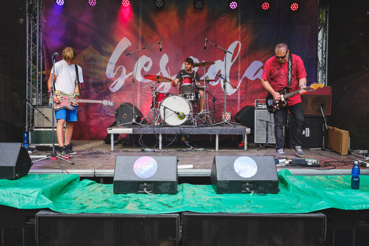 Dva dny života pod topolovým hájkem