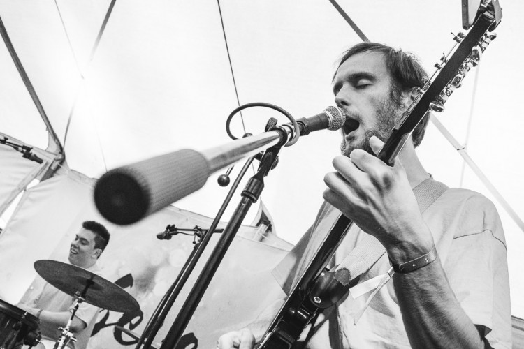 Dva dny života pod topolovým hájkem