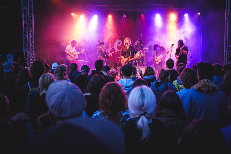 Dva dny života pod topolovým hájkem