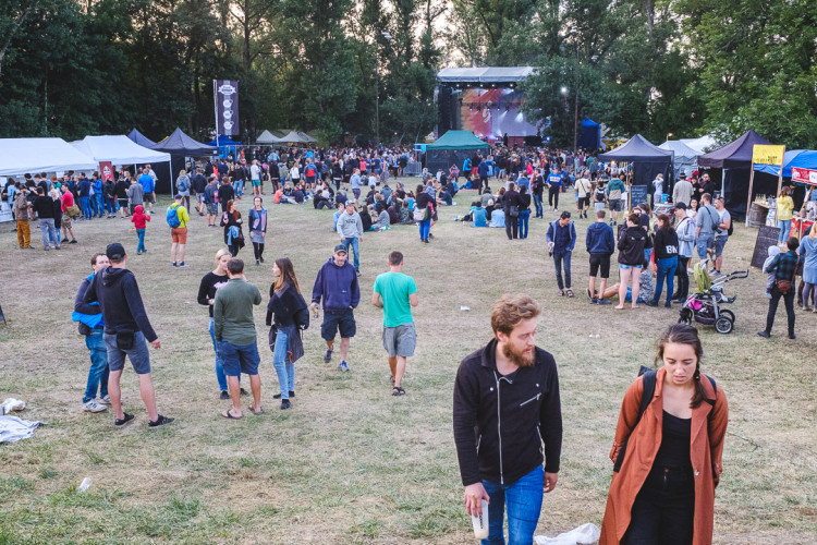 Dva dny života pod topolovým hájkem