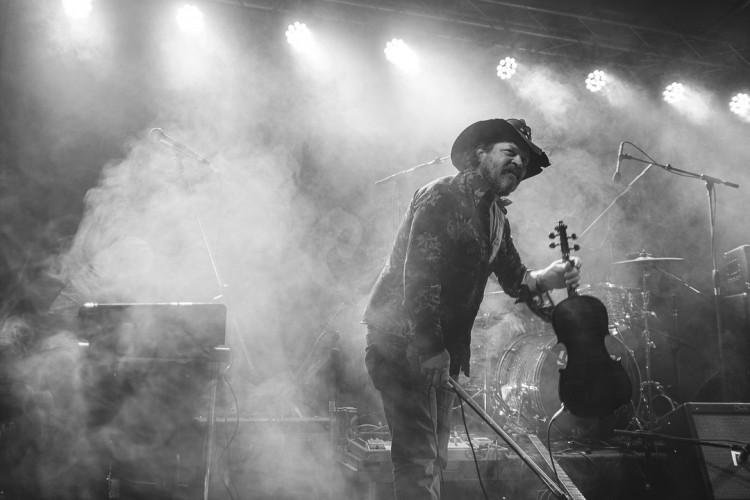 Dva dny života pod topolovým hájkem