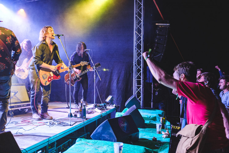 Dva dny života pod topolovým hájkem