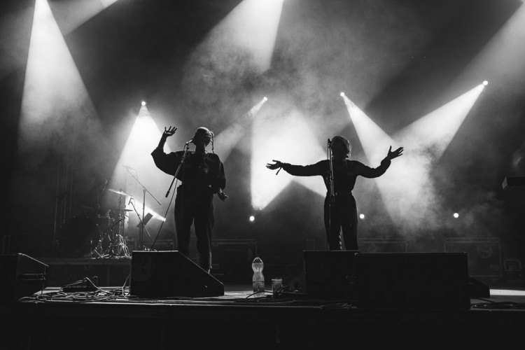 Dva dny života pod topolovým hájkem