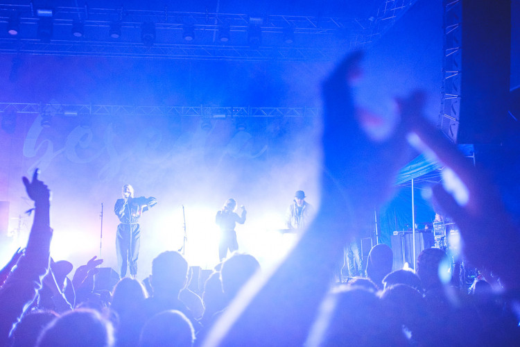 Dva dny života pod topolovým hájkem