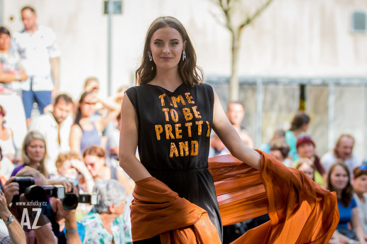 Křehké krásky představují i odvážné modely