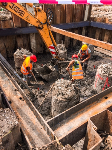 Začala stavba nejdelšího mostu na dálnici D11