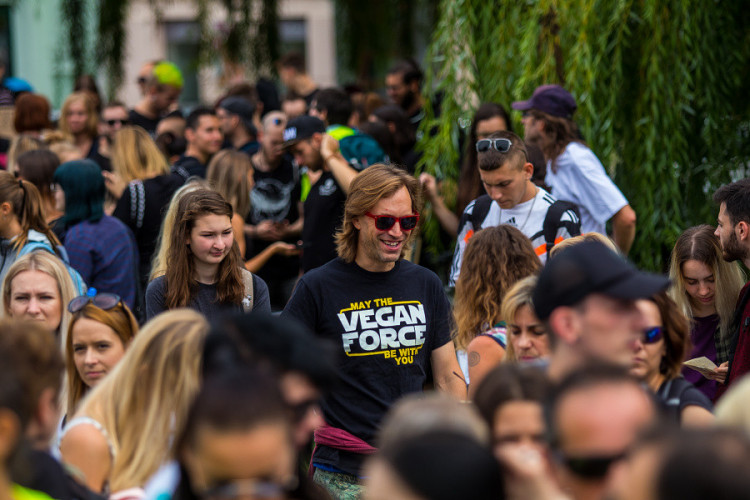 Pochodu za práva zvířat se zúčastnily stovky lidí