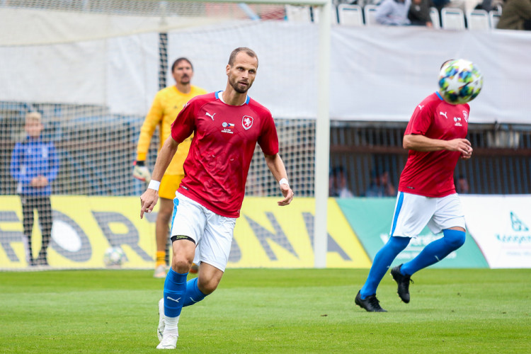 FOTOGALERIE: Zápas století vyhráli reprezentanti 9:2. Na závěr byla slavnostně pojmenována tribuna po Karlu Brücknerovi