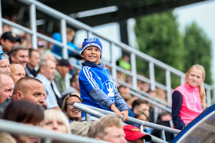 FOTOGALERIE: Zápas století vyhráli reprezentanti 9:2. Na závěr byla slavnostně pojmenována tribuna po Karlu Brücknerovi