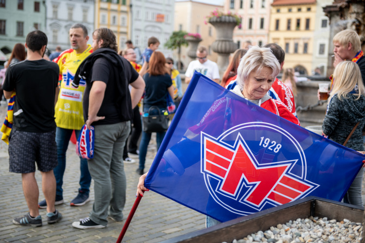 Pochod fanoušků Motoru před první zápasem Chance ligy
