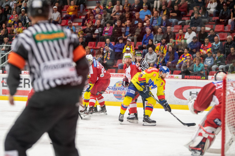 Motor porazil Slavii a doma stále neztratil ani bod