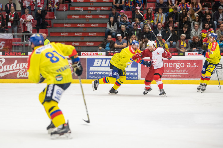 Motor porazil Slavii a doma stále neztratil ani bod