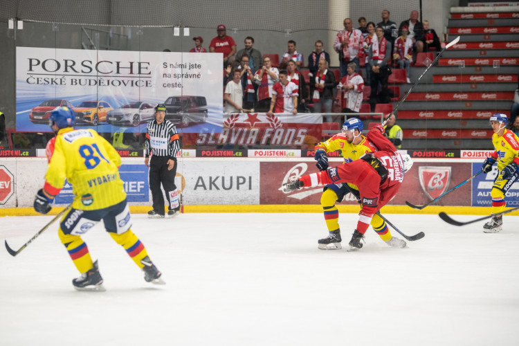 Motor porazil Slavii a doma stále neztratil ani bod