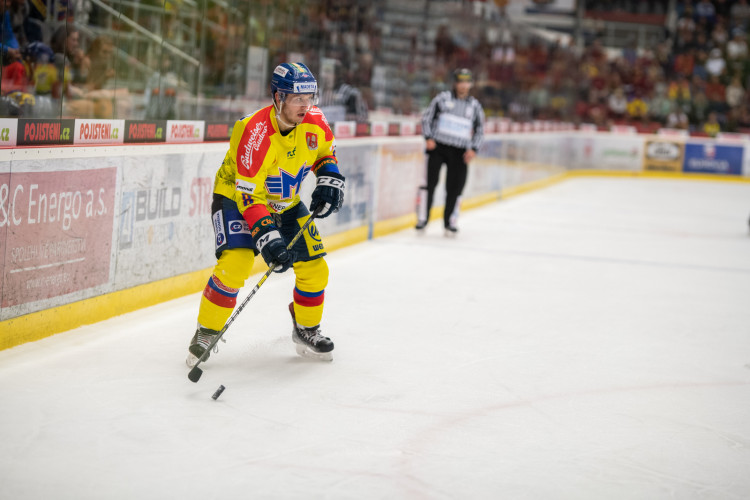 Motor porazil Slavii a doma stále neztratil ani bod