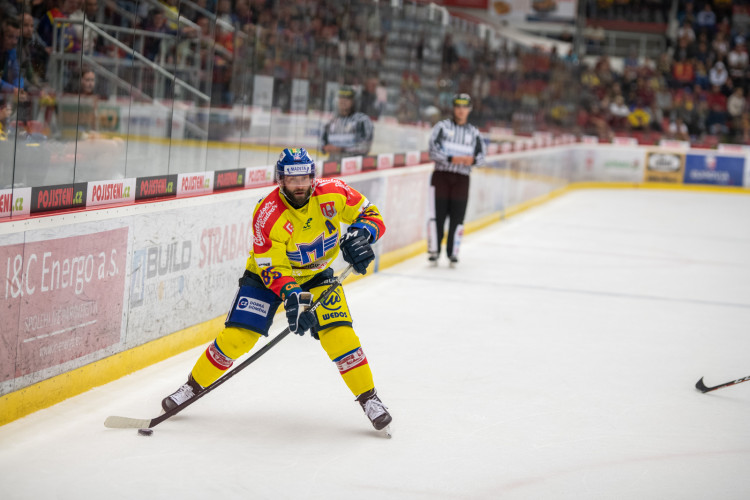 Motor porazil Slavii a doma stále neztratil ani bod