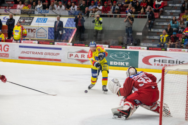 Motor porazil Slavii a doma stále neztratil ani bod